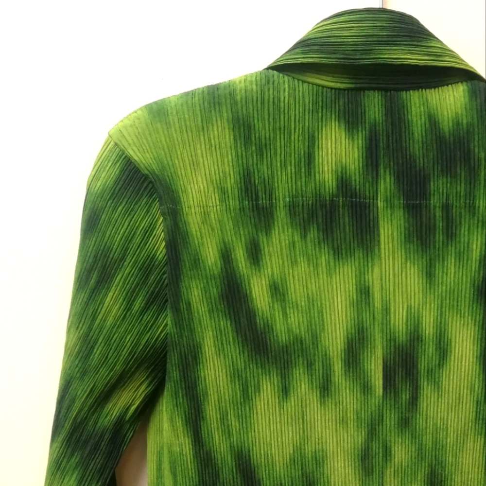 💚 Issey Miyake Pleated Blazer Size 2